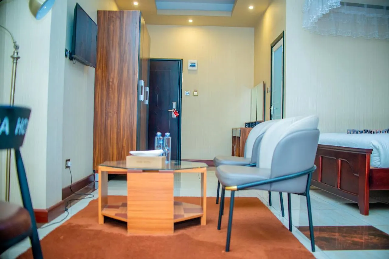Hera Hotel Kampala 3*,